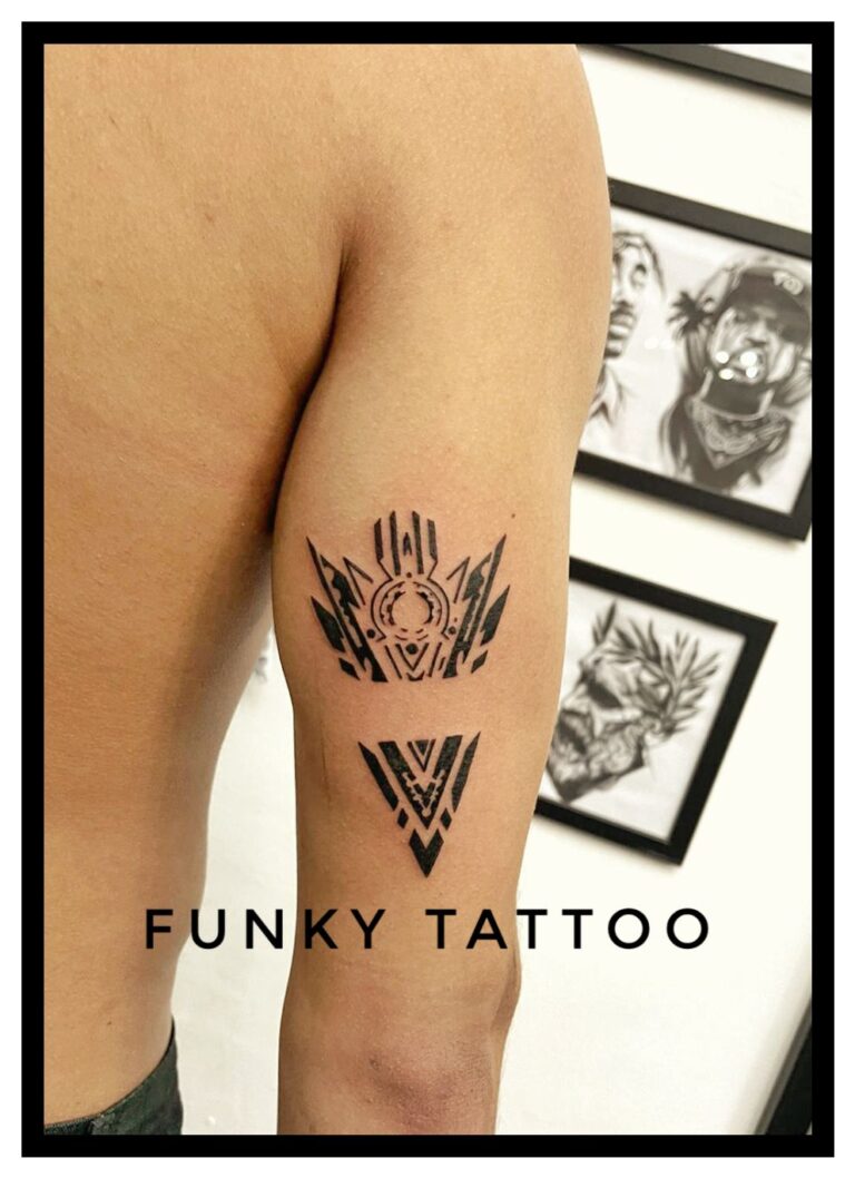 tatuaj baieti barbati mana salon tatuaje si piercing Funky tattoo Bucuresti