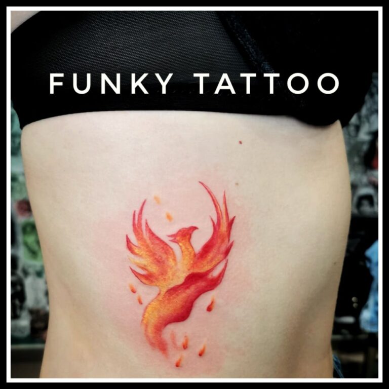 cel mai frumos tatuaj fete coaste water color sexy pasarea pheonix salon tatuaje si piercing Funky tattoo Bucuresti