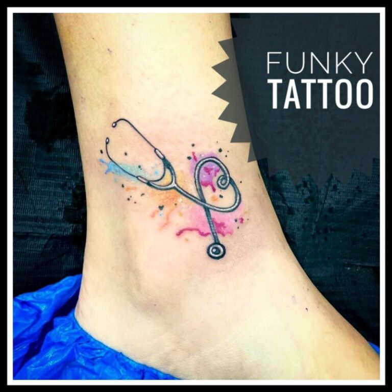 tatuaje frumoase fete glezna stetoscop medicina water color sexy salon tatuaje si piercing Funky tattoo Bucuresti