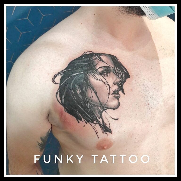 tatuaj portret tatuaj baieti realistic tatuaje mari salon tatuaje si piercing in bucuresti piata romana