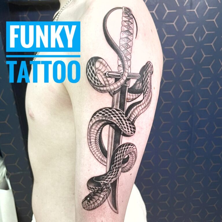 Tatuaj sarpe pe mana arm tattoo snake tatuaj barbati men funky tattoo bucuresti salon tatuaj saloane tatuaje