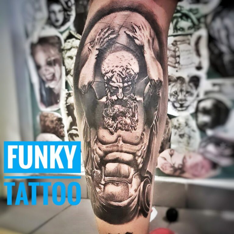 Tatuaj picior gamba leg tattoo realistic glob pamant tattoo black and grey tatuaje baieti barbati men tattoo saloane de tatuaj bucuresti funky tattoo