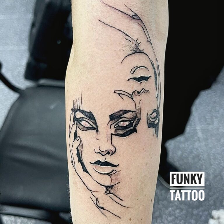 Tatuaj fete tatuaje linework portret tatuaj pe mana salon tatuaje si piercing Funky Tattoo