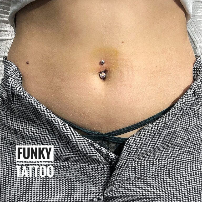 Piercing buric cercel belly Salon tatuaje si piercing Funky Tattoo