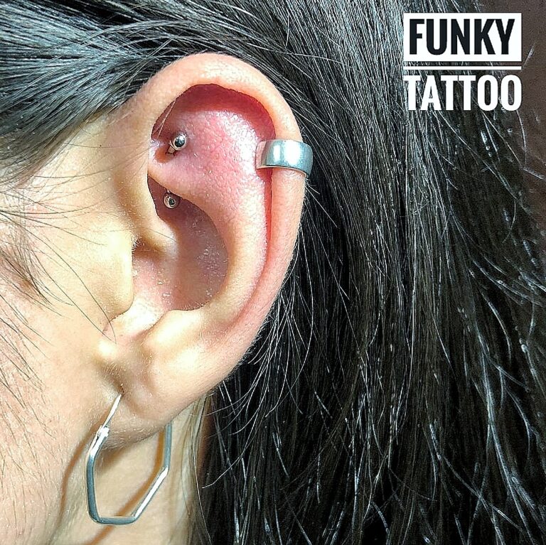 Piercing helix rook flat lob cercei cartilaj Salon tatuaje si piercing Funky Tattoo