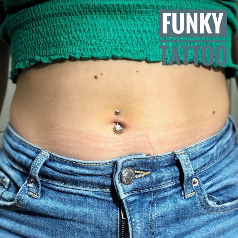 Piercing buric cercel branula Salon tatuaje si piercing Funky Tattoo
