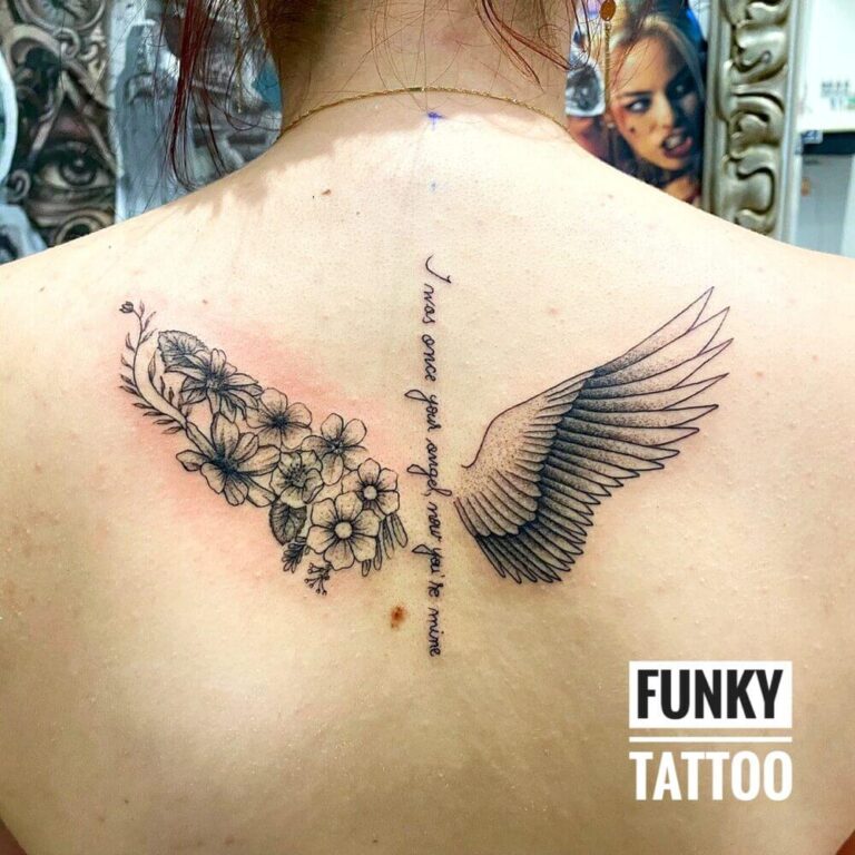 Tatuaj fete tatuaje aripi contur scris tatuaj mare spate salon tatuaje si piercing Funky Tattoo