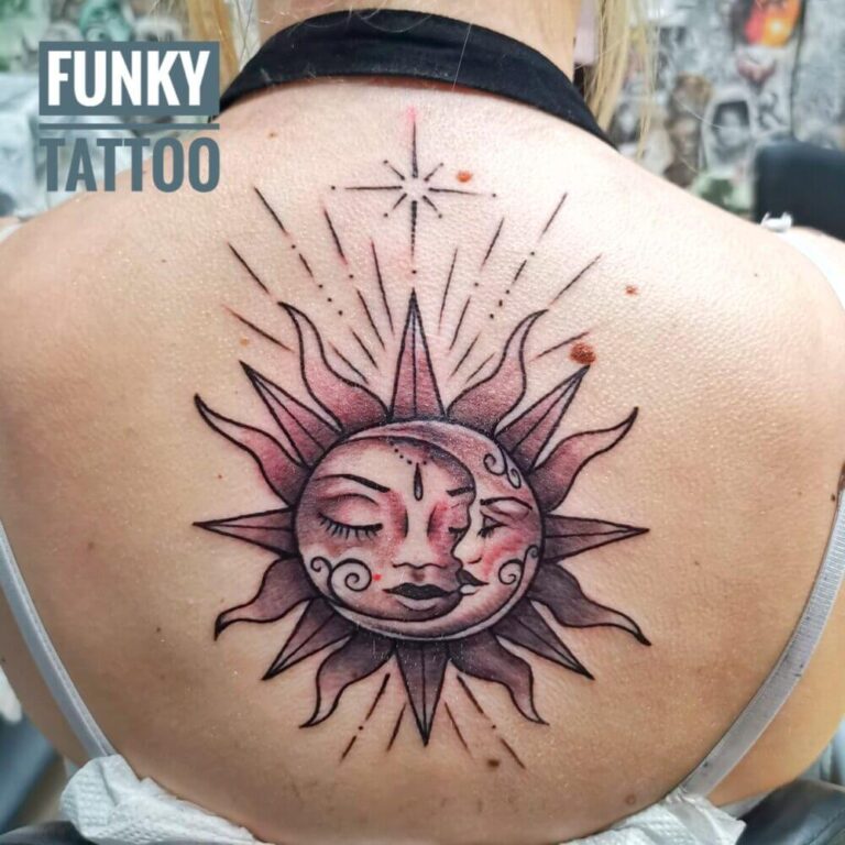 Tatuaj fete tatuaje color tatuaj soare luna pe spate tatuaj antebrat Salon tatuaje si piercing Funky Tattoo Bucuresti