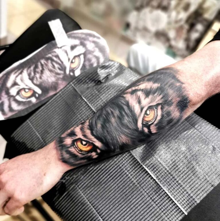 Salon-de-Tatuaje-Bucuresti--Funky-Tattoo-tatuaje-scris-Tatuaje-pe-mana-Tatuaj-Realistic