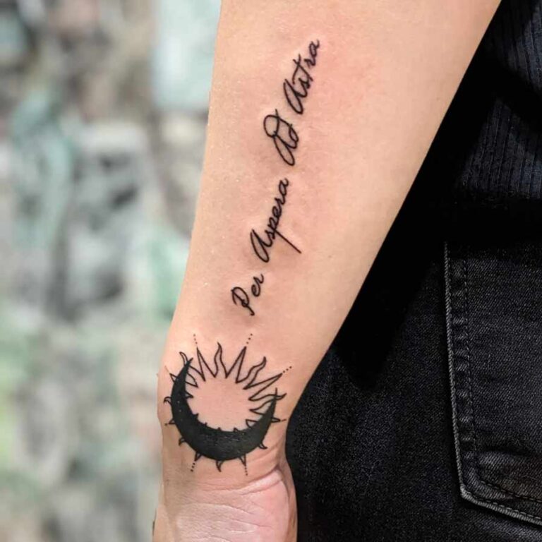 Tatuaj-Fete-Tatuaj-Scris-pa-Mana-Salon-de-Tatuaje-Bucuresti-Funky-Tattoo
