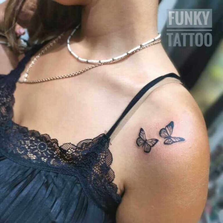 Salon de tatuaje Bucuresti Funky Tattoo Piata Romana tatuaje fete tatuaj fluturi tatuaj pe umar