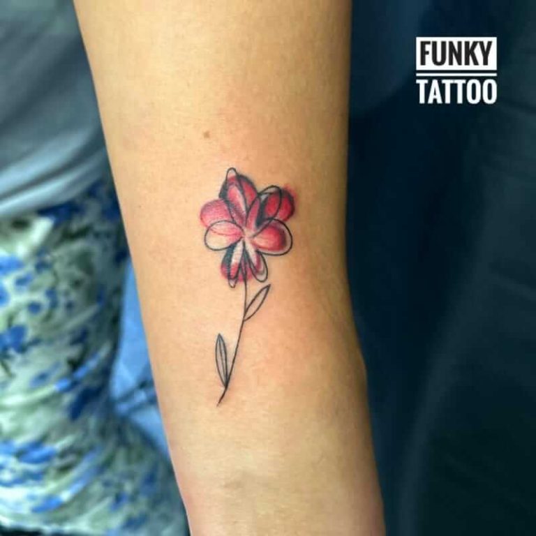 tatuaj watercolor pe mana modele tatuaje fete salon tatuaje bucuresti