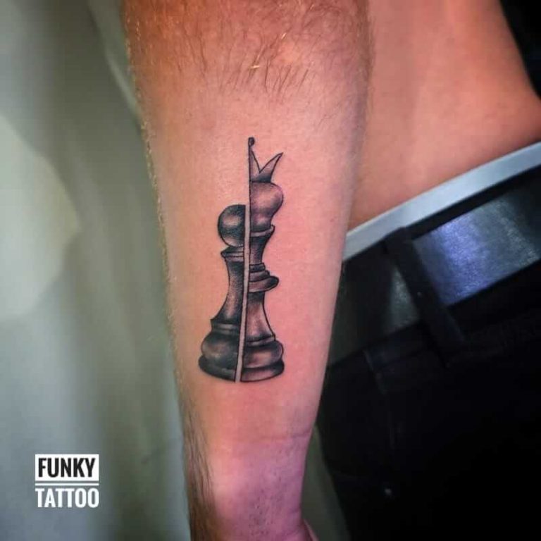 tatuaje baieti modele de tatuaje salon de tatuaje bucuresti sah piese tatuaj pe mana antebrat