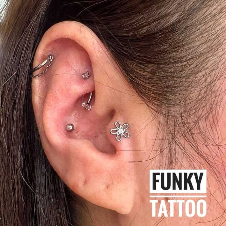 salon piercing cercei ureche piercing conch tragus helix