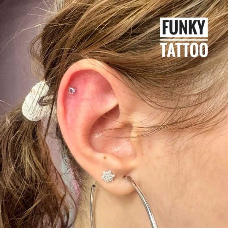 piercing helic lob cercel ureche cartilaj piercing fete salon piercing