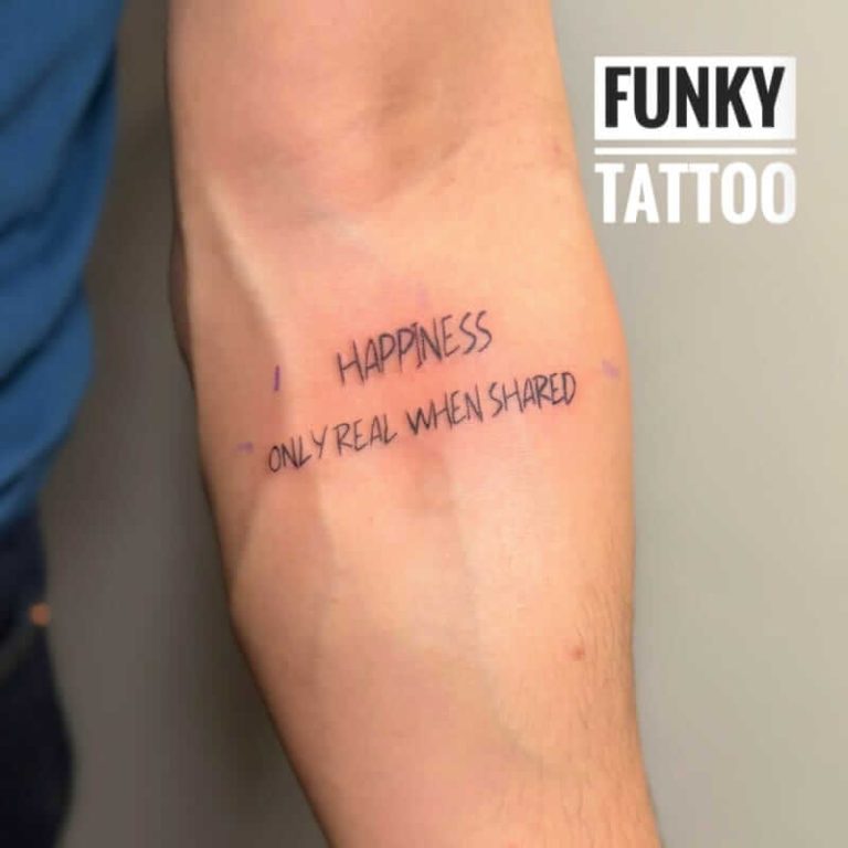 tatuaje baieti tatuaj pe mana tatuaj scrisuri tatuaje antebrat salon tatuaje baieti