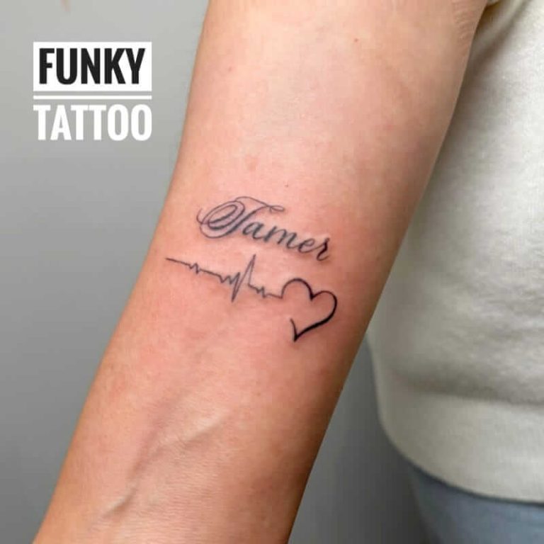 tatuaje fete tatuaje pe mana tatuaj scris tatuaj linia vietii salon tatuaje