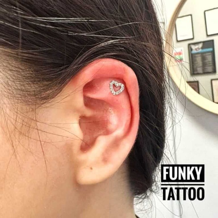 piercing ureche piercing helix piercing buric piercing in nas