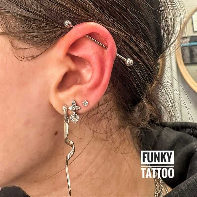 piercing ureche piercing industrial piercing lobe upperlobe salon piercing bucuresti