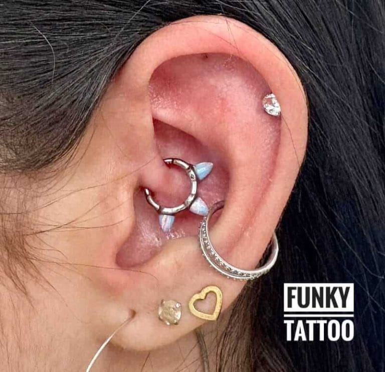 ear piercing helix tragus conch salon piercing parlour
