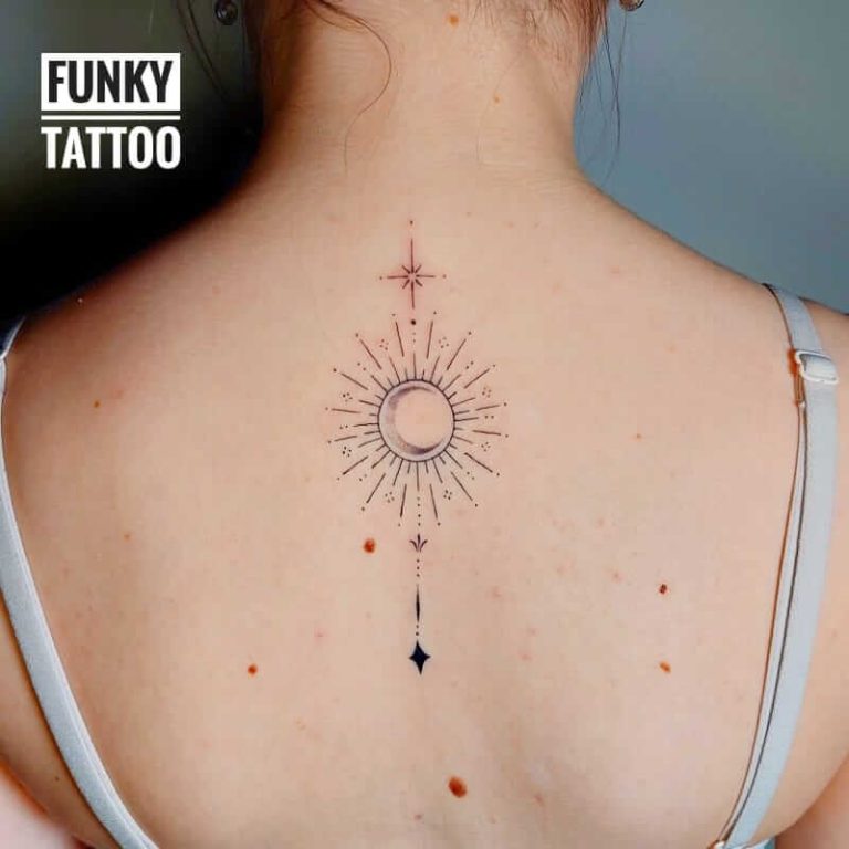 tatuaje fete tatuaj pe spate tatuaje bucuresti