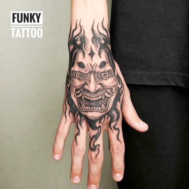tatuaj mana tauaje barbati salon tatuaje bucuresti masca japoneza