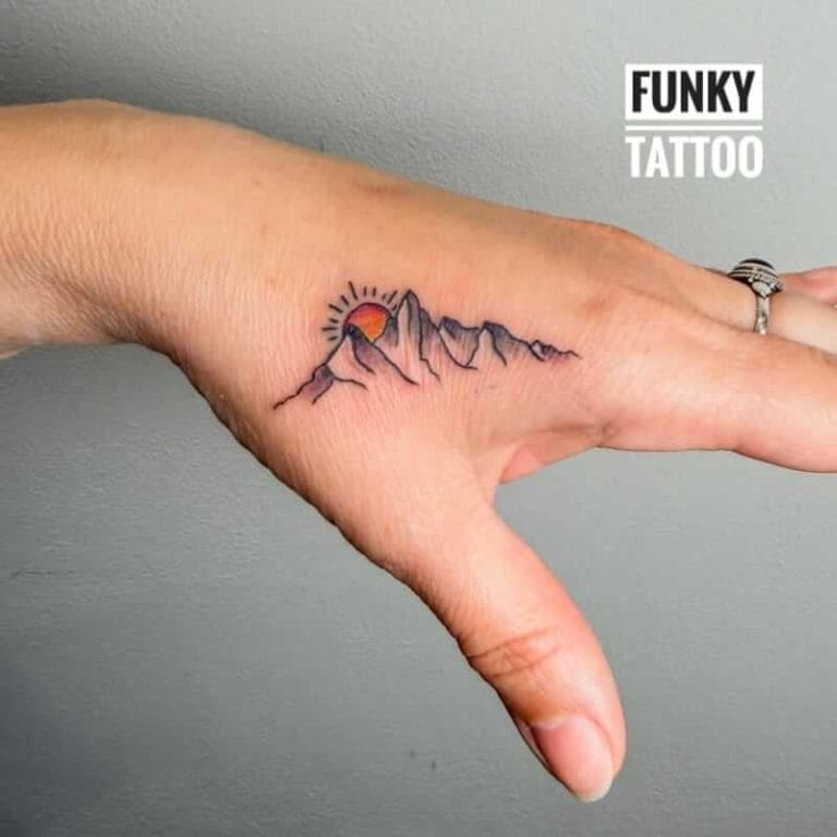 tatuaje mici tatuaje fete tatuaj munti hiking