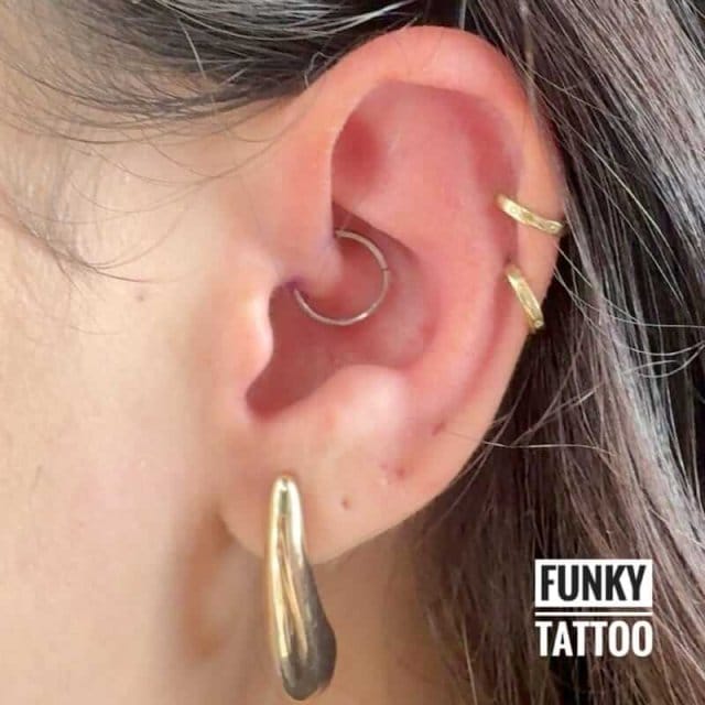 salon piercing ureche piercing helix piercing tragus piercing lob