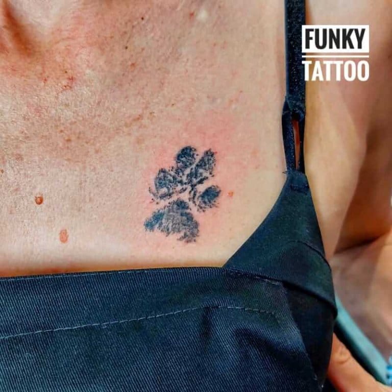 tatuaje fete tatuaj lubuta caine tatuaje amintire tatuaje pe piept salon tatuaje