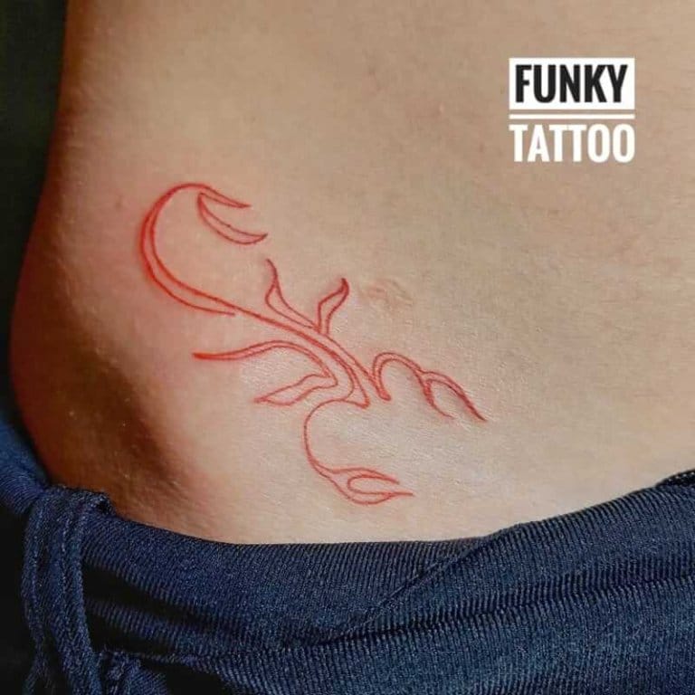 tatuaje fete tatuaj pe abdomen color salon de tatuaje bucuresti