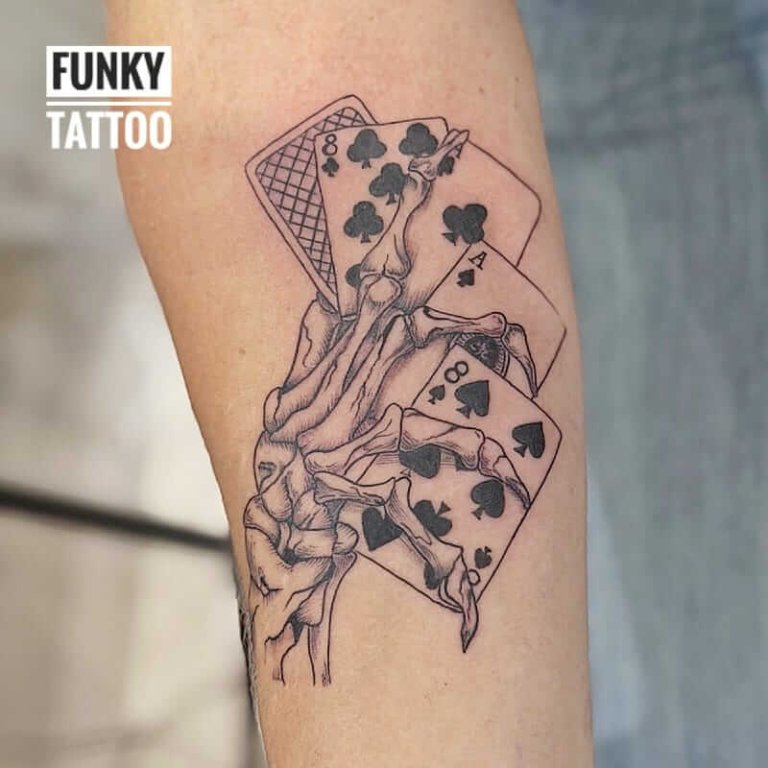 tatuaje baieti tatuaje antebrat salon tatuaje carti de joc