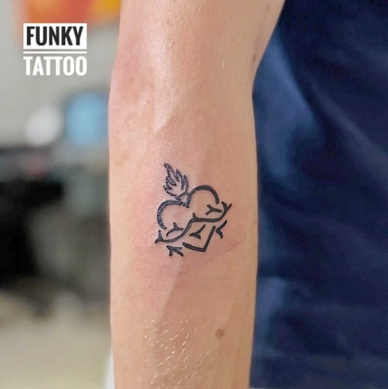 tatuaje mana tatuaje mici idei tatuaje barbati salon tatuaje