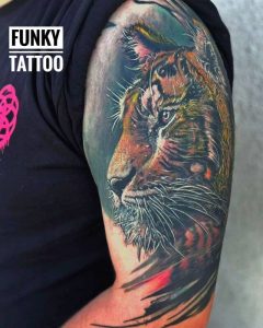 tatuaj mana tatuaj color tigru tatuaj barbati salon de tatuaje