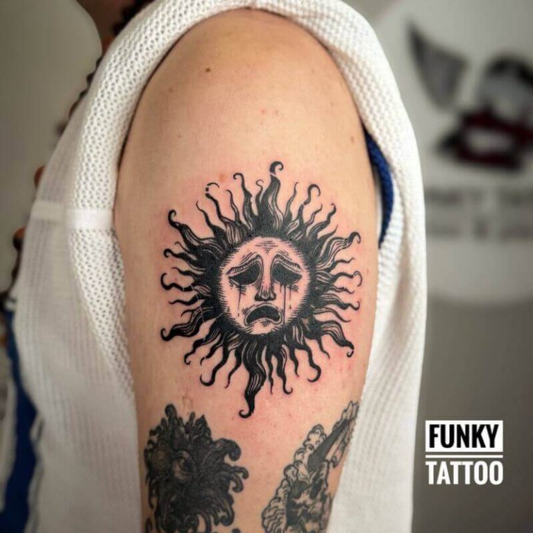 tatuaje fete tatuaj pe mana salon de tatuaje bucuresti