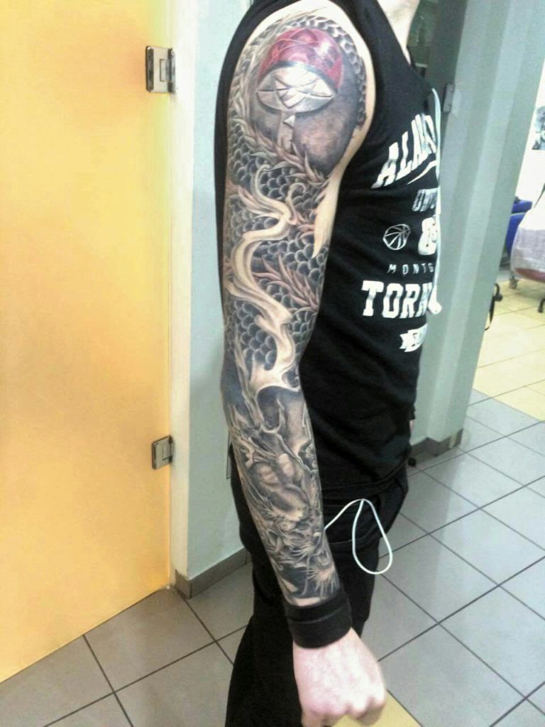 salon-tatuaje-bucuresti-funky-tattoo-tatuaj-full-sleeve-tatuaj-japonez-pe-mana